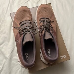 On Cloud Running Rose Athletic Shoe